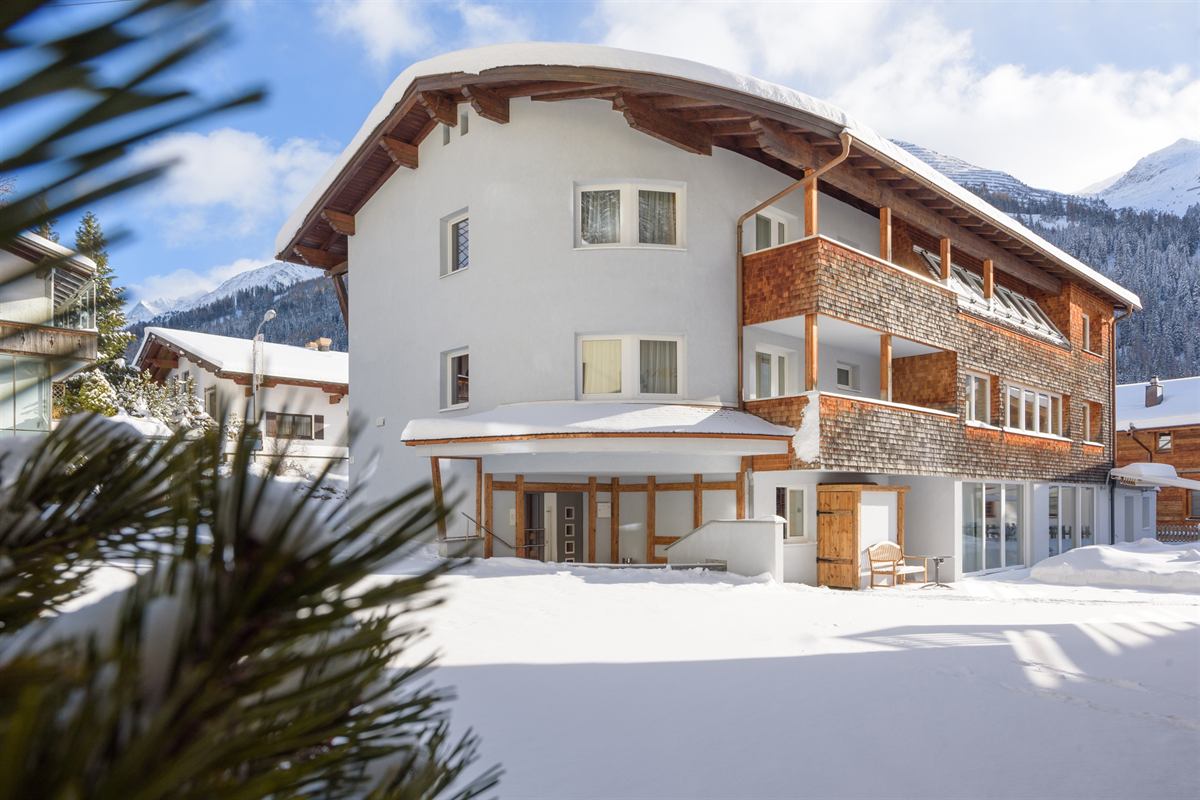 Chalet Hochkar – ski-out chalet in Nasserein, St. Anton am Arlberg