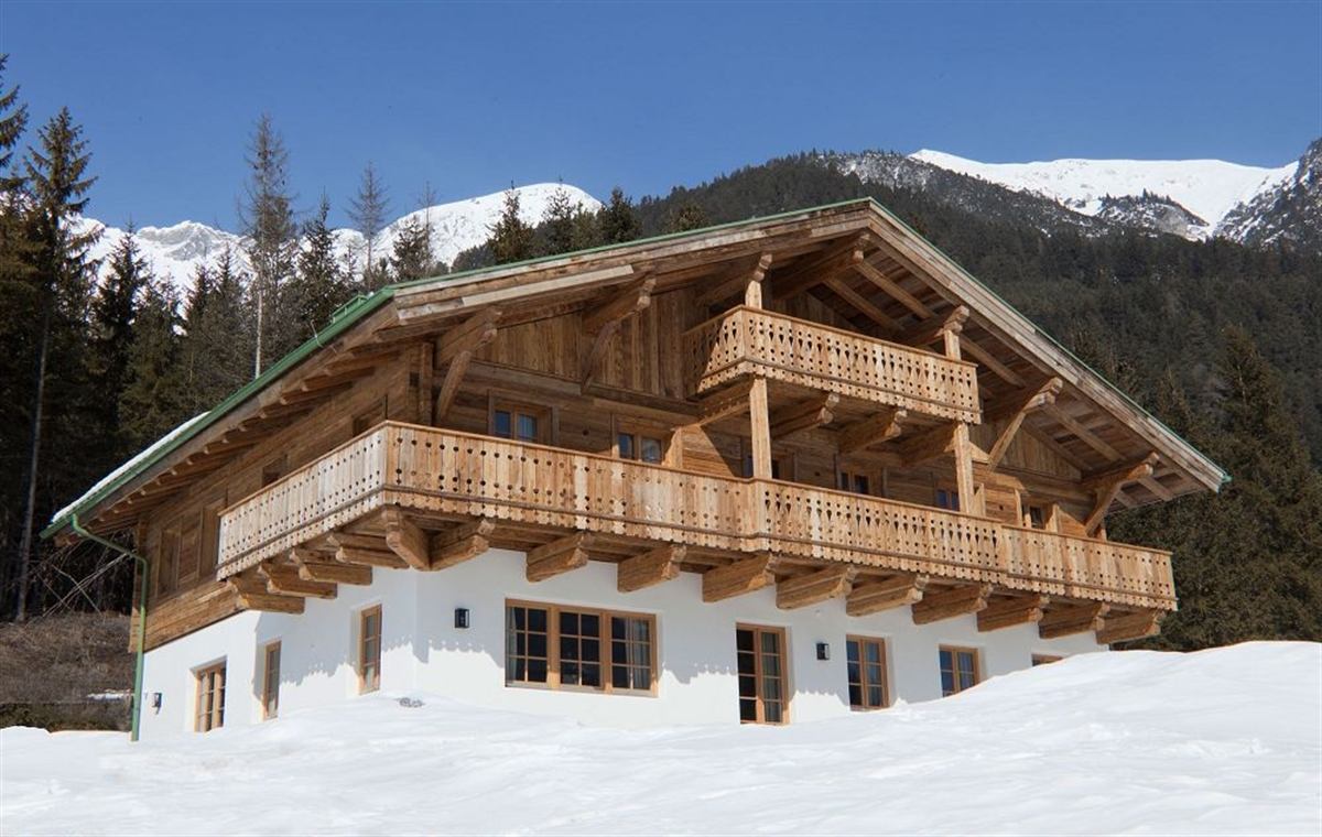 Chalet Illimani – exterior of the family chalet in Pettneu am Arlberg